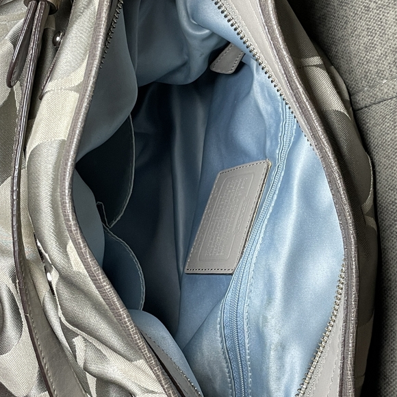 Coach Shoulder Bag - Picture 5 of 9